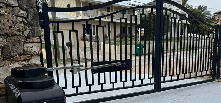 Swing Gate Opener with Keypad Menasha