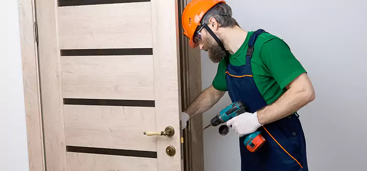 Replace Internal Door Handle with Lock Menasha